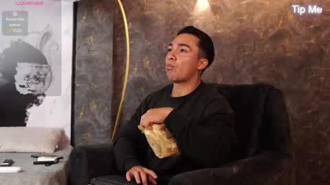 hunk_ryan online show from 12-03-25, 12:14