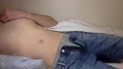 Snapshot of hunkhog chatting on 12-29-24, 12:52 Hunkhog online show from 12-29-24, 12:52