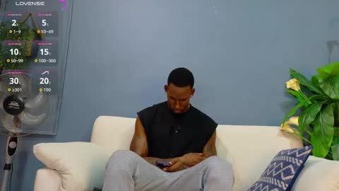 Hunter  online show from 09-20-25, 04:19