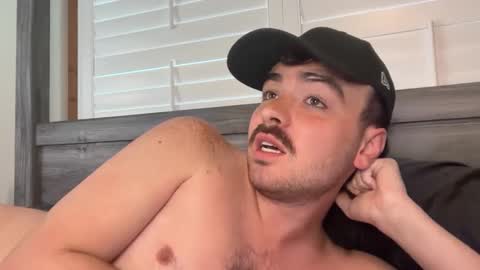 Snapshot of hunterbentleyy chatting on 09-15-25, 08:42 Hunter online show from 09-15-25, 08:42