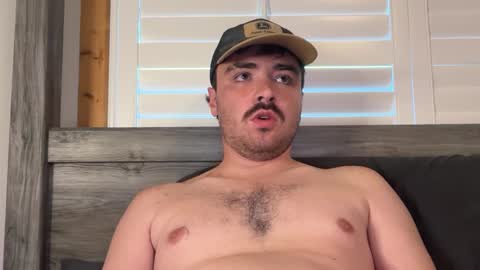 Snapshot of hunterbentleyy chatting on 10-03-25, 10:18 Hunter online show from 10-03-25, 10:18