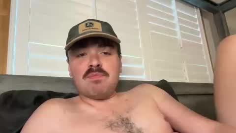 Snapshot of hunterbentleyy chatting on 10-13-25, 09:59 Hunter online show from 10-13-25, 09:59