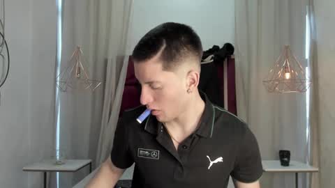 hunterheat_ online show from 11-27-25, 12:18