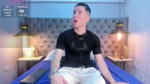 hunterheat_ online show from 12-01-25, 12:43