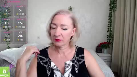 Snapshot of hunters_woman chatting on 11-09-25, 01:53 Irena online show from 11-09-25, 01:53