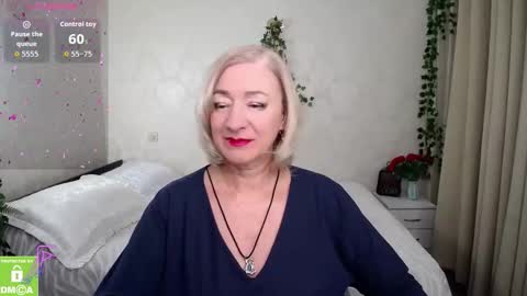 Snapshot of hunters_woman chatting on 11-16-25, 02:55 Irena online show from 11-16-25, 02:55