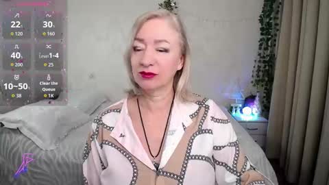 Snapshot of hunters_woman chatting on 12-15-25, 10:47 Irena online show from 12-15-25, 10:47