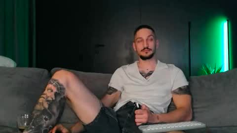 Snapshot of huntingod chatting on 11-29-25, 03:53 HuntinGOD online show from 11-29-25, 03:53