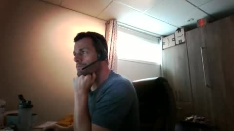 hurley7890 online show from 11-28-25, 04:20