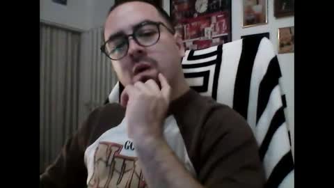 Snapshot of hurtadodirector chatting on 02-24-26, 06:44 hurtadodirector online show from 02-24-26, 06:44