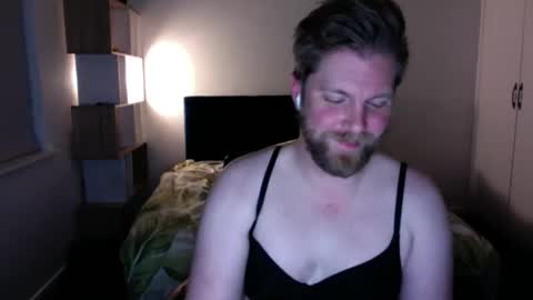 Snapshot of husheddesire chatting on 09-15-25, 04:07 Em. online show from 09-15-25, 04:07