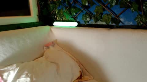 Snapshot of hustle6930 chatting on 02-15-25, 02:15 Kayla online show from 02-15-25, 02:15