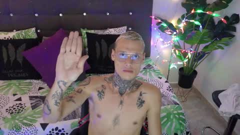 Snapshot of hyb_noctilux chatting on 11-30-25, 04:27 Call me sinner... online show from 11-30-25, 04:27