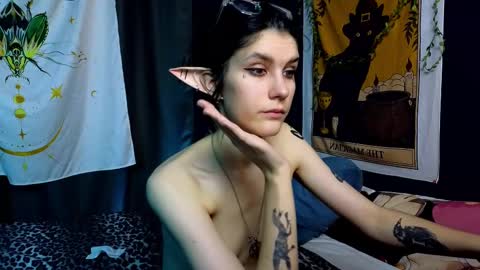 Hyeon Jin online show from 01-18-25, 03:42