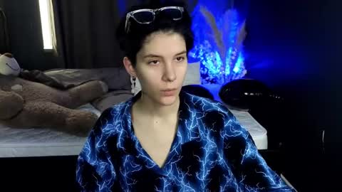 Hyeon Jin online show from 03-11-25, 10:18