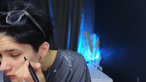 Hyeon Jin online show from 03-12-25, 10:48