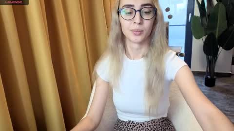 Emma Ava online show from 10-10-25, 06:56