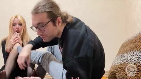 hyperfixation online show from 11-09-25, 09:46