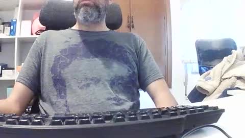 Snapshot of hyperpau chatting on 11-16-25, 07:03 Hyperpau online show from 11-16-25, 07:03