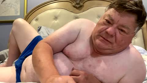 Snapshot of hypnotizing4u chatting on 09-26-25, 12:20 hypnotizing4u online show from 09-26-25, 12:20