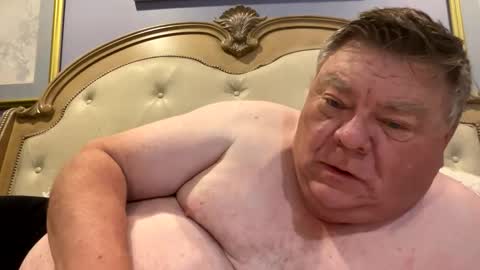 Snapshot of hypnotizing4u chatting on 11-24-25, 01:44 hypnotizing4u online show from 11-24-25, 01:44