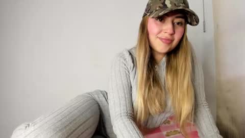 Hyun Joo online show from 09-17-25, 05:14