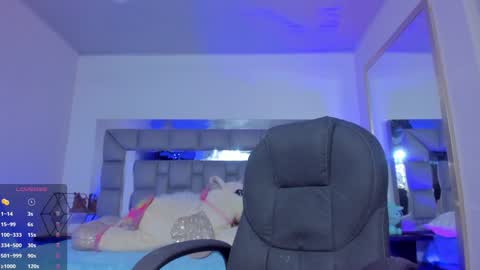 Akane online show from 12-19-24, 10:42