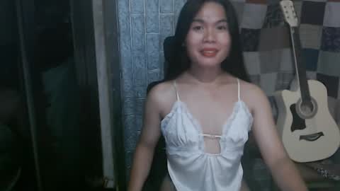 Snapshot of i_am_asian90 chatting on 12-10-24, 11:11 Kim online show from 12-10-24, 11:11