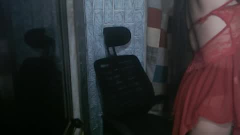 Snapshot of i_am_asian90 chatting on 12-12-24, 11:07 Kim online show from 12-12-24, 11:07