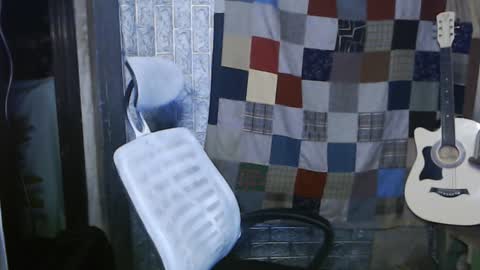 Snapshot of i_am_asian90 chatting on 12-21-24, 01:10 Kim online show from 12-21-24, 01:10