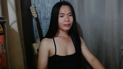 Snapshot of i_am_asian90 chatting on 10-23-25, 05:23 Kim online show from 10-23-25, 05:23