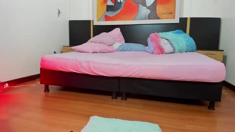 karoll online show from 12-18-25, 04:35