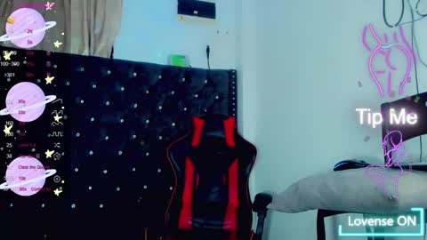 Snapshot of i_am_kelvis_ chatting on 10-06-25, 01:08 kelvis online show from 10-06-25, 01:08