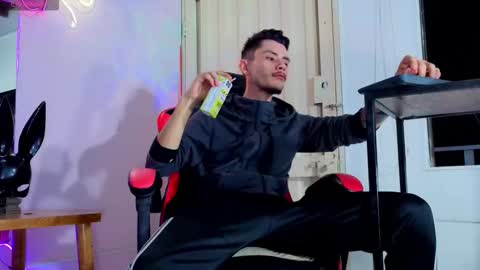 kelvis online show from 02-20-26, 07:54