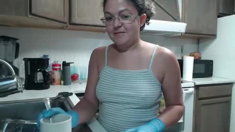 ShortStuff online show from 12-18-25, 05:19