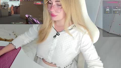 Snapshot of i_want_you_eva chatting on 10-10-25, 03:11 HiI am EvaPVT is open online show from 10-10-25, 03:11