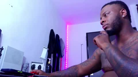 Snapshot of iam_hotbbc chatting on 09-10-25, 03:17 Mr H Independent model online show from 09-10-25, 03:17