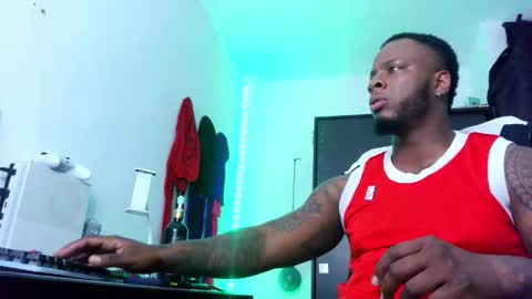 Snapshot of iam_hotbbc chatting on 10-02-25, 03:13 Mr H Independent model online show from 10-02-25, 03:13