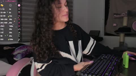 On instagram Imm  NikkiHelp me reach 100 likes online show from 01-02-25, 08:39