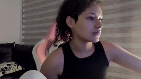 On instagram Imm  NikkiHelp me reach 100 likes online show from 03-06-25, 11:42