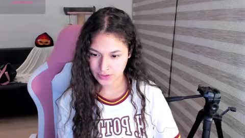 On instagram Imm  NikkiHelp me reach 100 likes online show from 09-22-25, 12:56