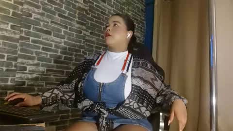 Snapshot of iam_samy__ chatting on 01-19-26, 11:25 Samy online show from 01-19-26, 11:25