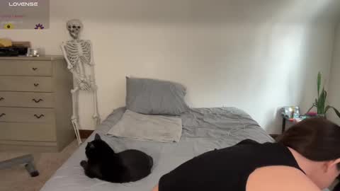 Crystal online show from 02-18-25, 06:26