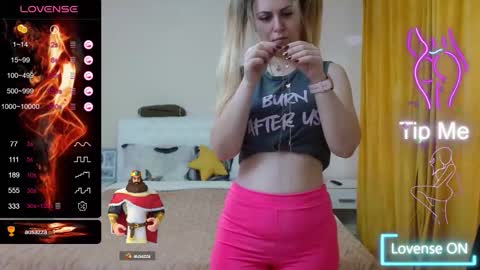 Snapshot of iamdaddyissues chatting on 10-04-25, 08:01 Alice online show from 10-04-25, 08:01