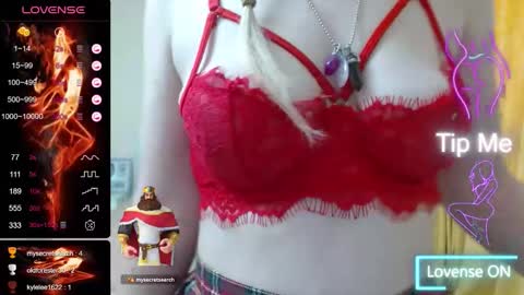 Snapshot of iamdaddyissues chatting on 10-19-25, 07:42 Alice online show from 10-19-25, 07:42