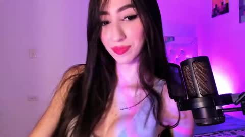 Snapshot of iammelody_ chatting on 06-25-26, 02:22 Mel online show from 06-25-26, 02:22