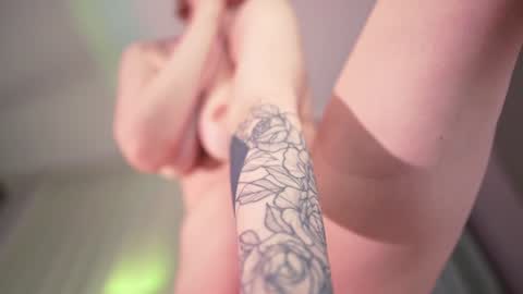 Nina  online show from 12-21-24, 09:15