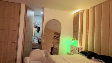 Snapshot of iamnyxy_ chatting on 02-13-26, 11:06 Nyxy online show from 02-13-26, 11:06