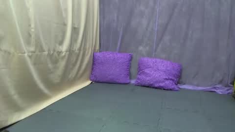 Snapshot of iamyourzzz_ chatting on 09-09-25, 02:22 Kiara online show from 09-09-25, 02:22