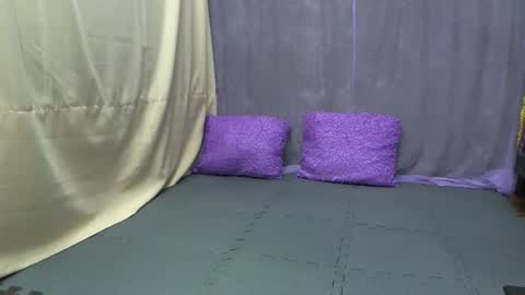 Snapshot of iamyourzzz_ chatting on 09-15-25, 01:16 Kiara online show from 09-15-25, 01:16